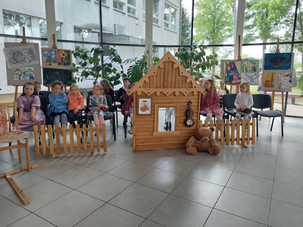 Muzikinė pasaka „Žiogų šalis“