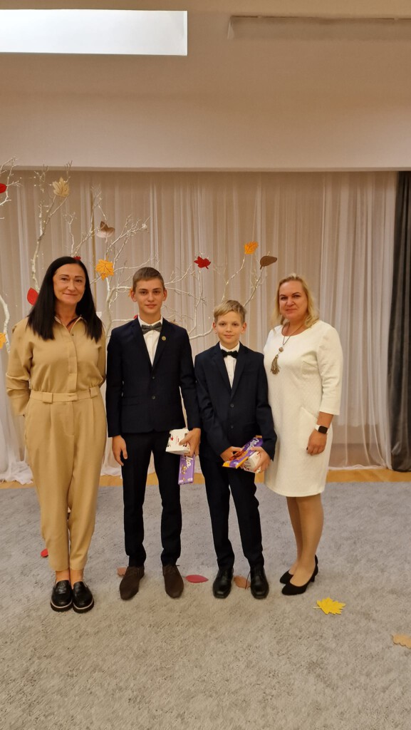 Lankome pirmąsias mokytojas